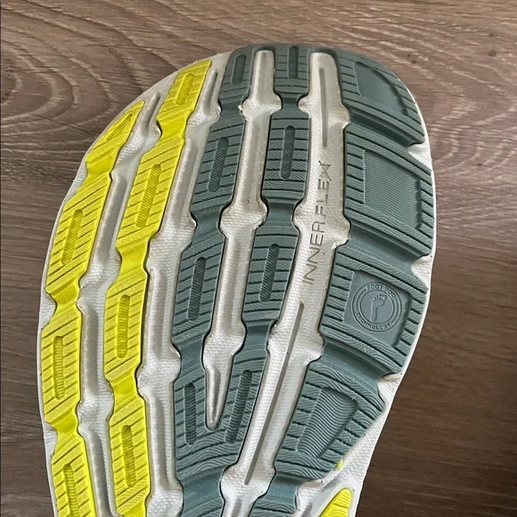 Altra Torin 4.5 (Plush) size 11 - Picture 12 of 13